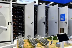 Die Intersolar Europe zeigt Neuheiten im Bereich der Hybridanalagen<br />
© Solar Promotion GmbH
